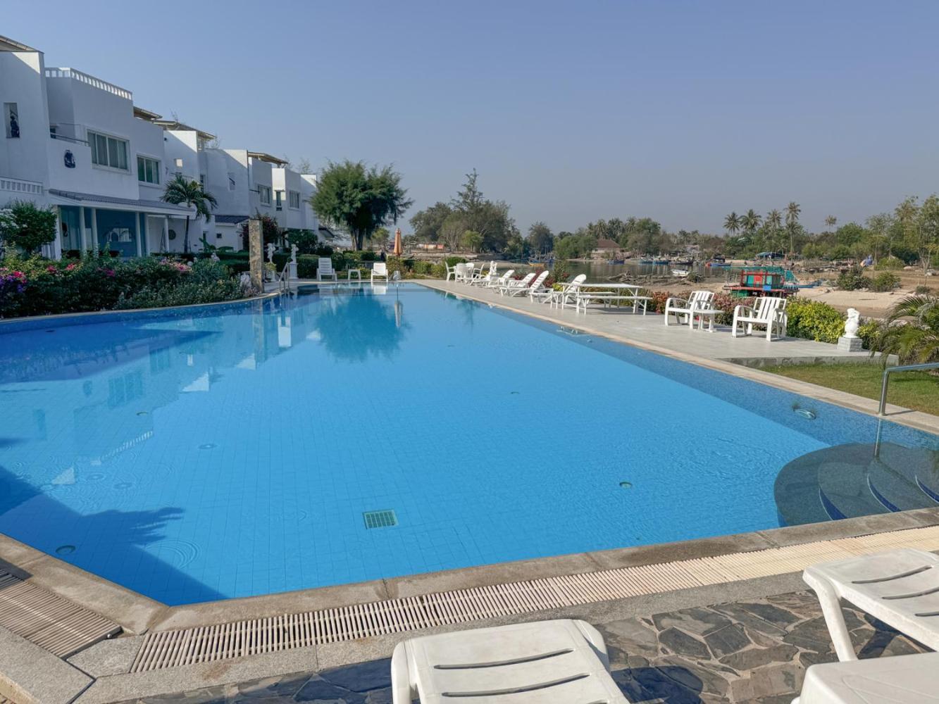 Absolute Beachfront Villa Ban Huai Yang 외부 사진